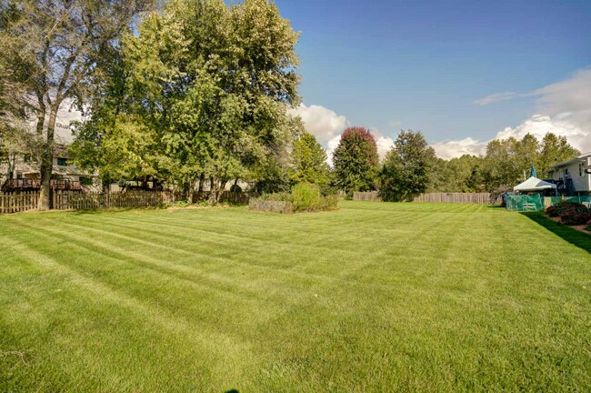 Building Photo - 4544 Windsor Rd