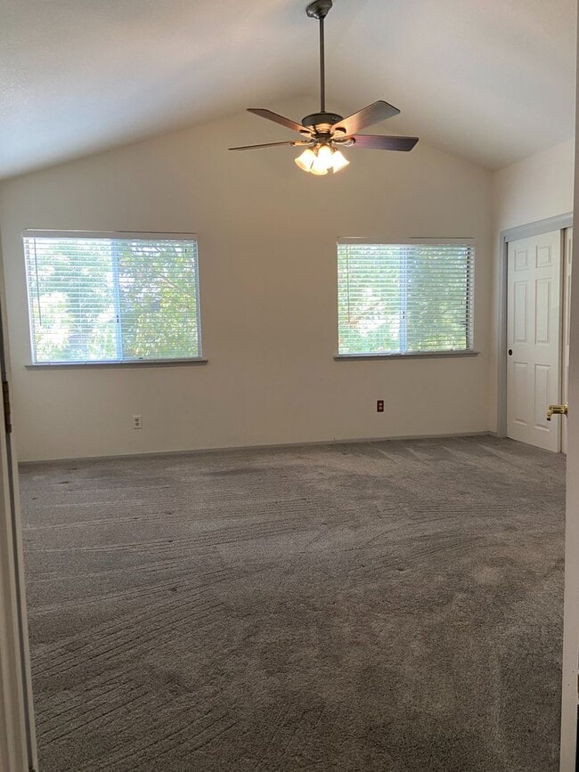Building Photo - Charming home available - desirable Atwate...