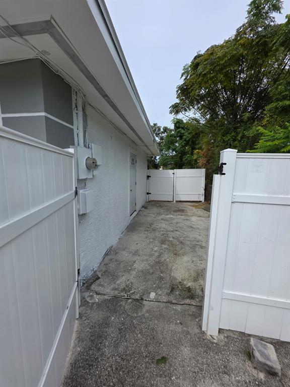 Building Photo - 1614 N Washington Ave