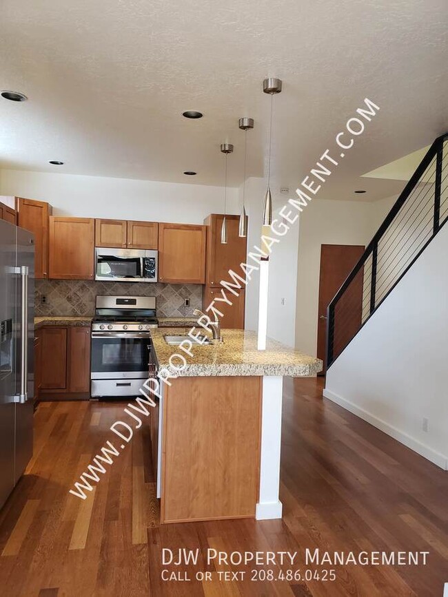 Building Photo - 1713 N 13th St