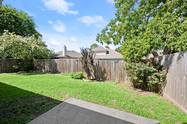 Building Photo - 18454 Sunrise Pines Dr