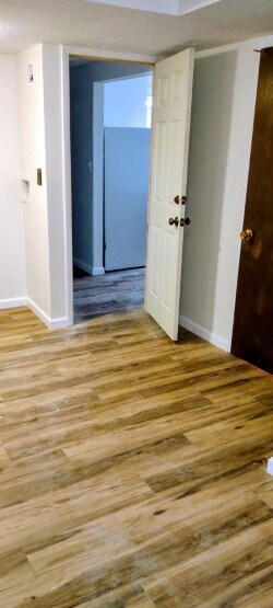 Building Photo - 986 E 5550 S