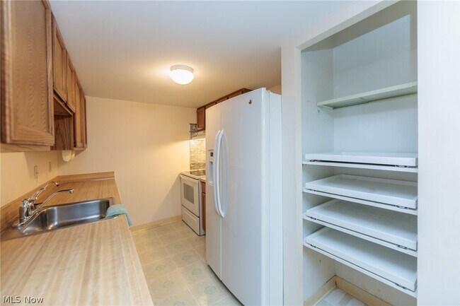 Building Photo - 3265 Mayfield Rd