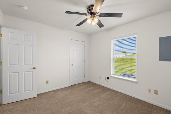 Building Photo - 3517 Prescott Dr