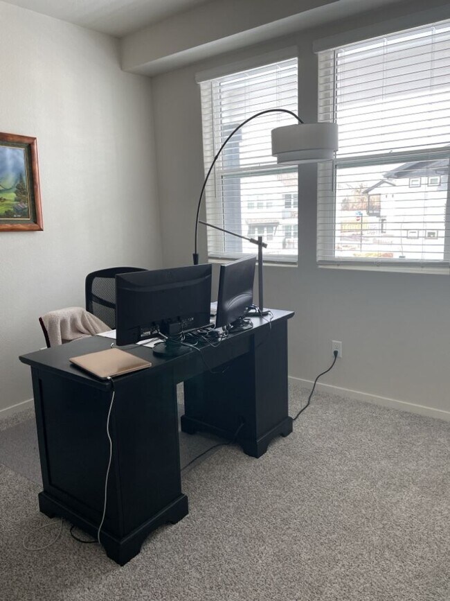 Building Photo - Newer 2 Bed / 2 Bath 2nd Floor Condo w/ 2 Car Garage