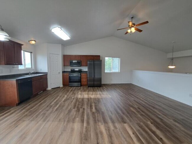 Building Photo - 7398 N Ute Dr