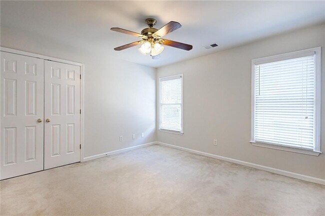 Building Photo - 1346 Parkview Ln NW