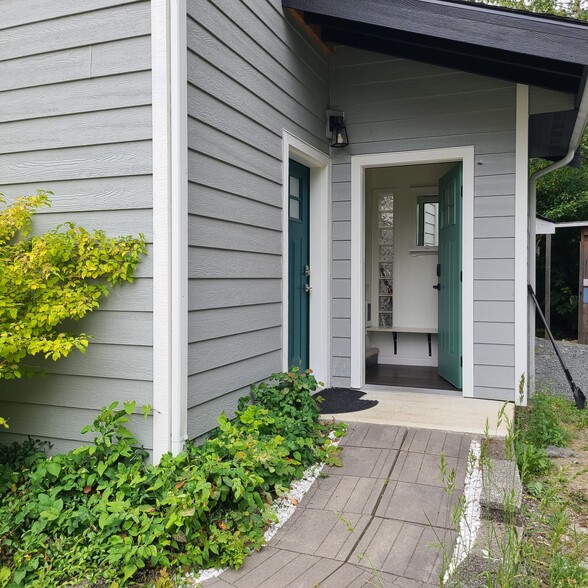 Building Photo - 12527 14th Ave S