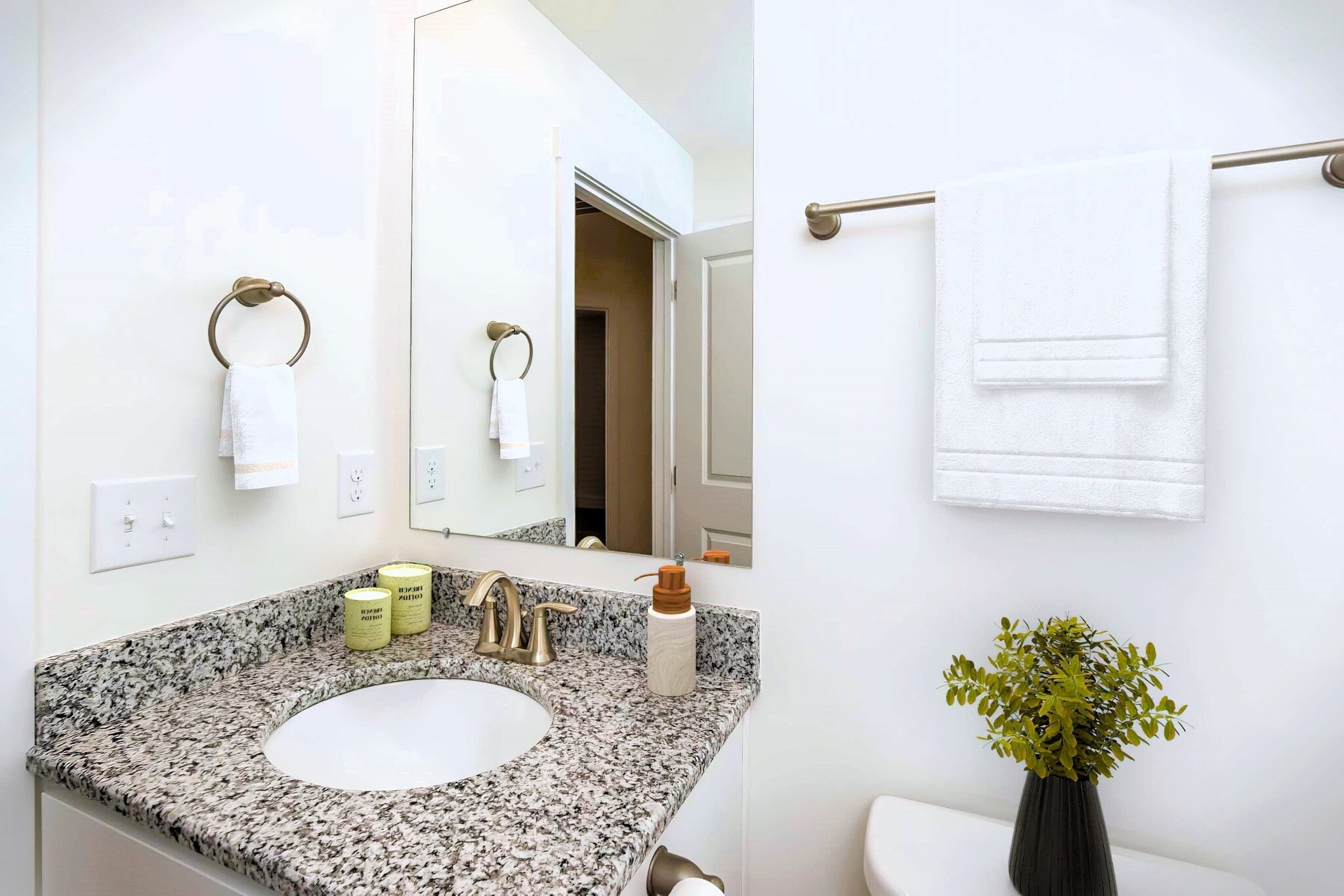 Building Photo - 2436 Legg Crk Ln