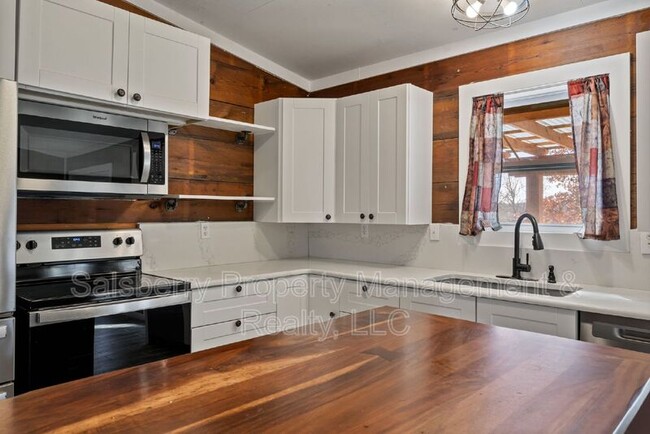 Building Photo - 933 Leatherwood Ln