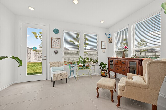 Building Photo - 8047 Prospect Dr