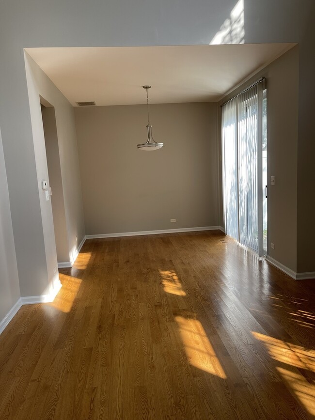 Building Photo - 1465 N Waterbury Cir