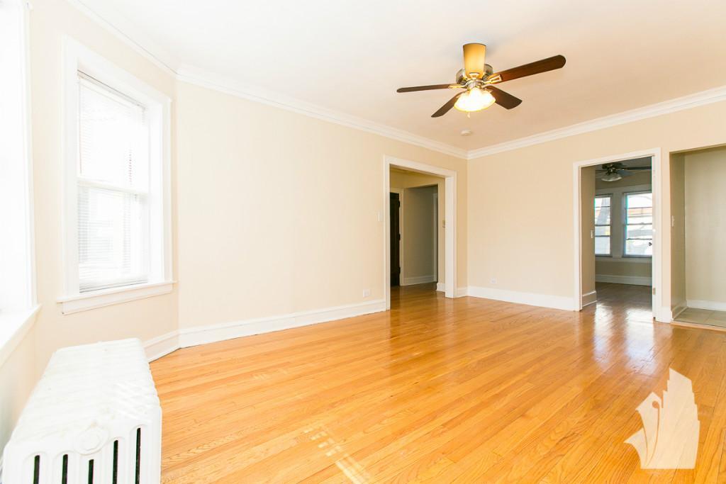 Building Photo - 4863 N Paulina St