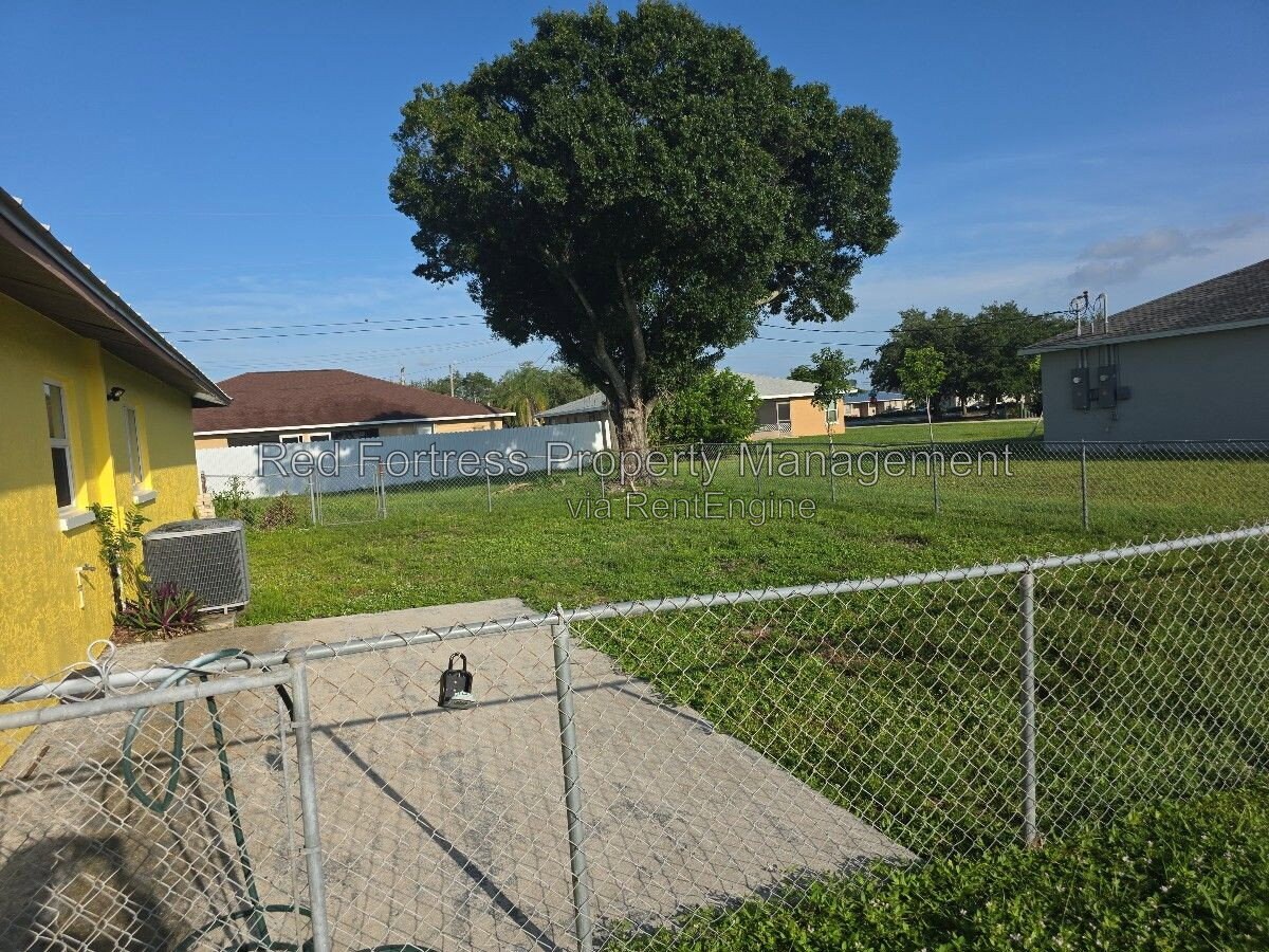 Building Photo - 3608 SW 7th Pl