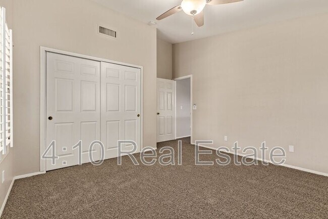 Building Photo - 1678 S Ash Dr