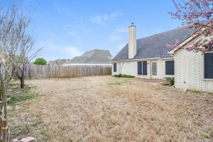 Building Photo - 1531 Carlton Ridge Dr