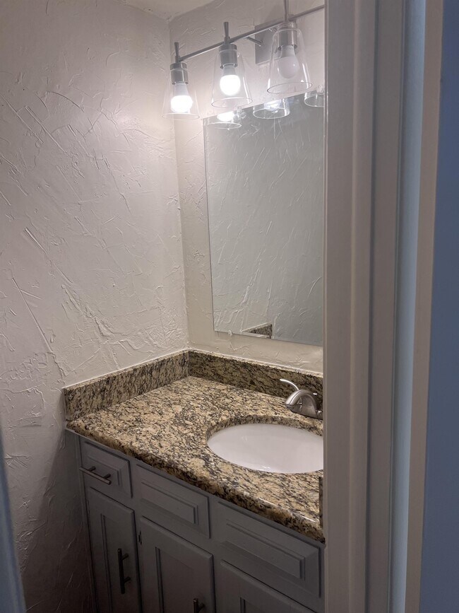 Building Photo - 5429 Prince Dr