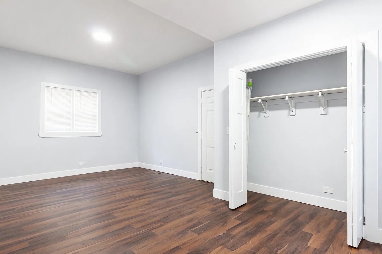 Building Photo - 932 N Richmond St