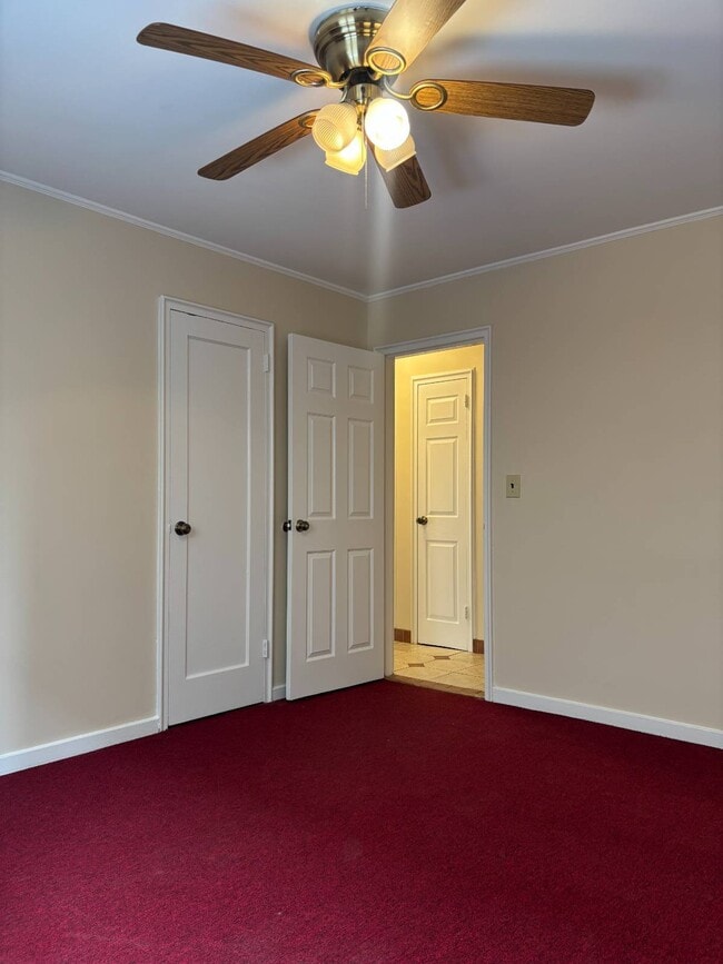 Building Photo - 627 W Park Ave