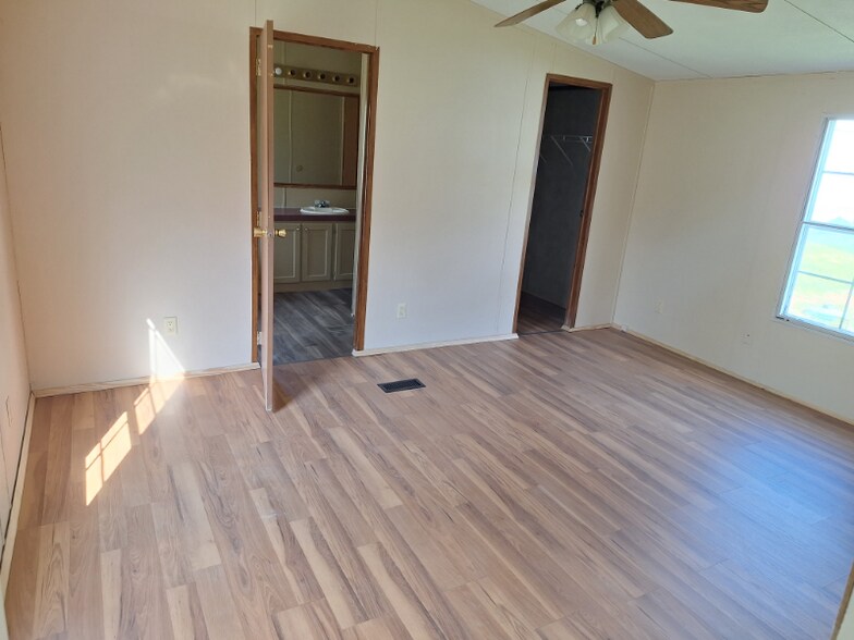 Building Photo - 267 Nettles Rd