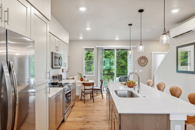 Building Photo - 3 Bed | 3.5 Bathroom | 1626 Sq Ft | $3,450