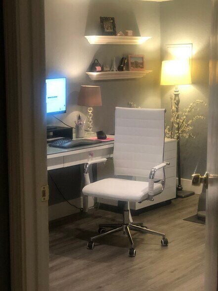 Building Photo - 1013 9th Ave