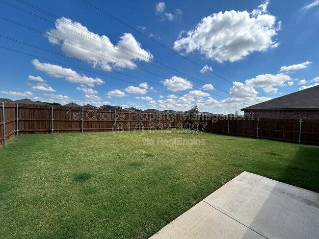 Building Photo - 4644 Benham Dr