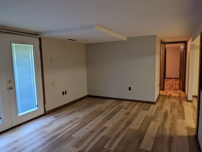 Building Photo - 2513 Lilac Dr