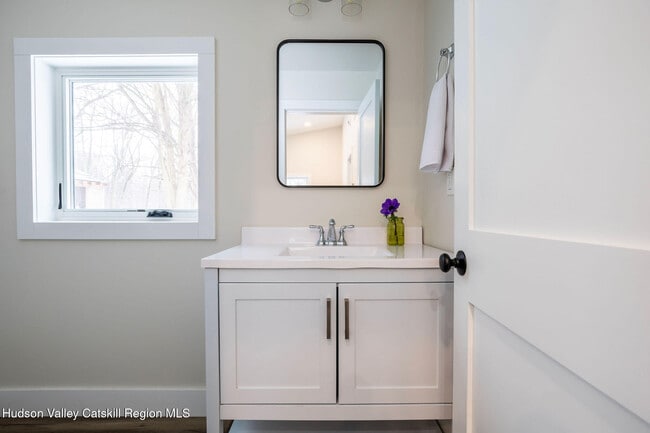 Building Photo - 3004 W Church St