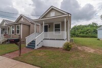 Building Photo - 1412 Maple St