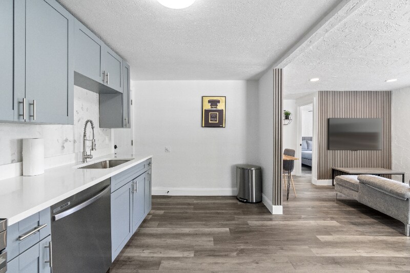 Building Photo - 4102 N Hubert Ave