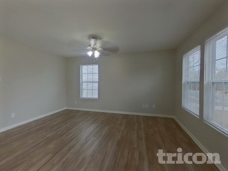 Building Photo - 907 Swearngan Ridge Ct