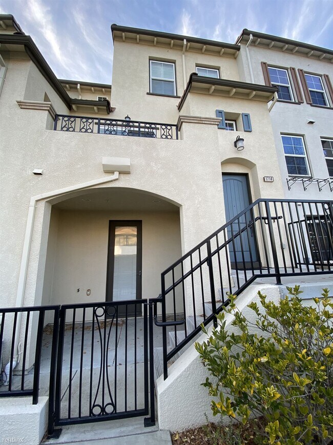 Primary Photo - 2 br, 2.5 bath Townhome - 1714 Hillebrant ...