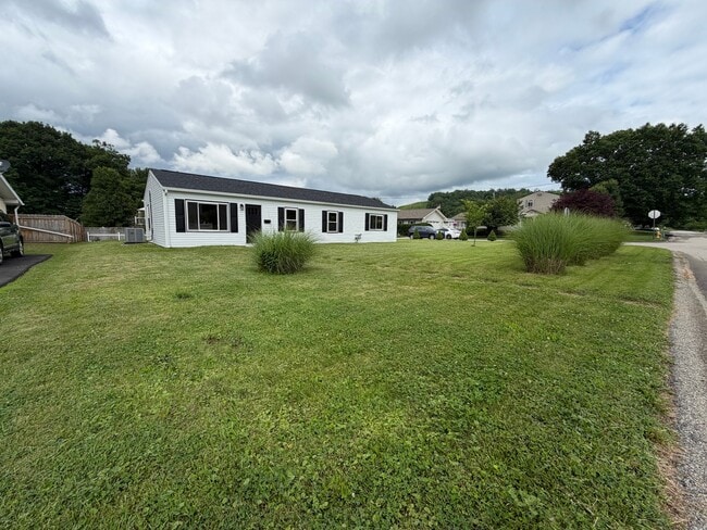 Building Photo - 407 Rothey Dr