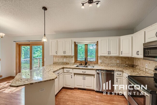Building Photo - 3745 Wescott Hills Dr
