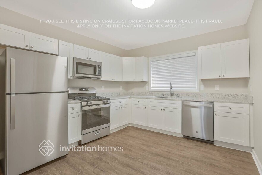 Building Photo - 2145 Green Forrest Dr