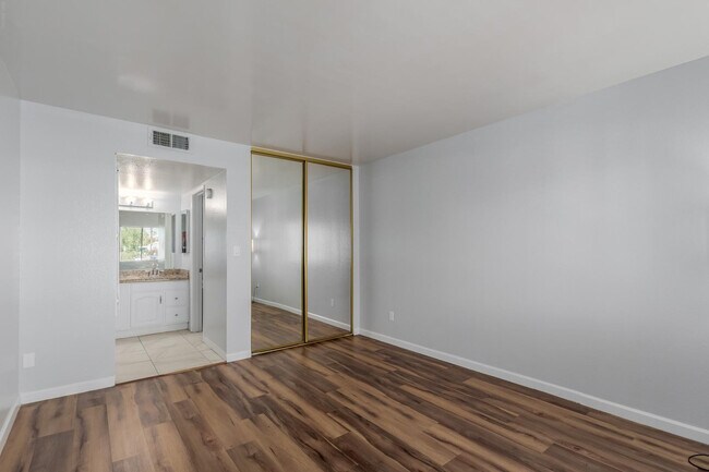 Building Photo - 10444 N 69th St