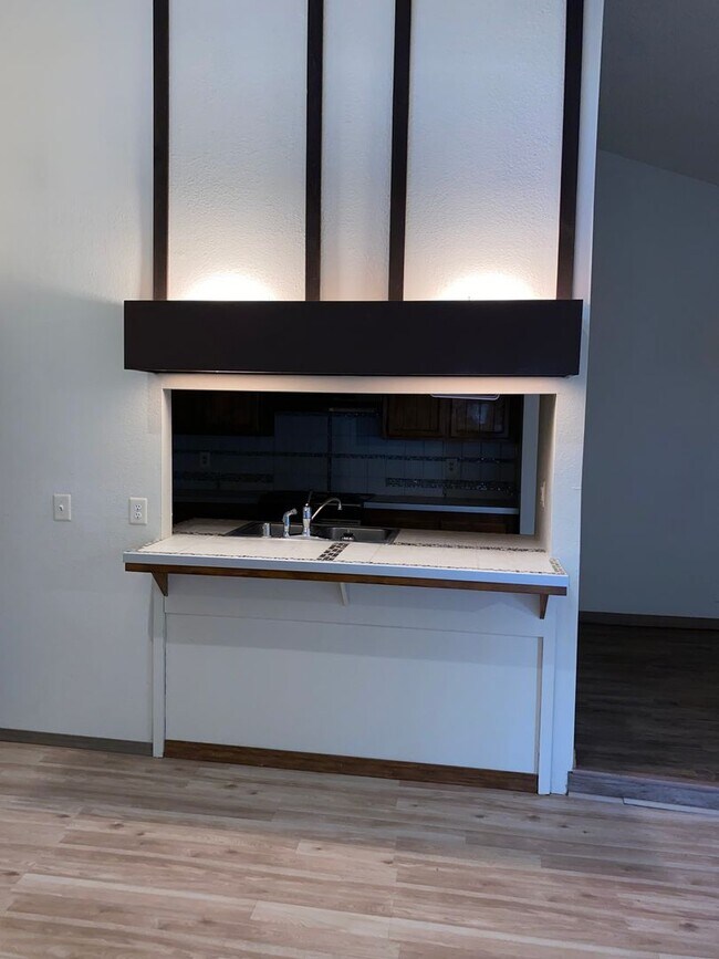 Building Photo - 7252 Florin Mall Dr