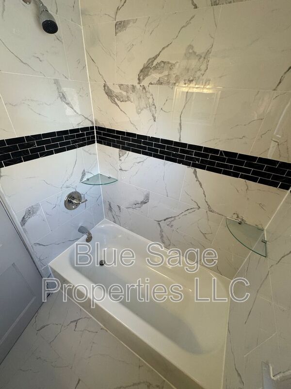 Building Photo - 1229 Wilson Dr