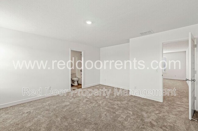 Building Photo - 2956 Grand Rdg Dr