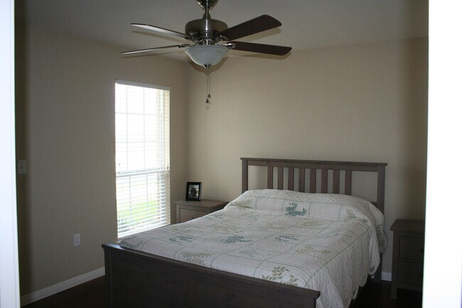 Building Photo - Salem Way Luxury Townhomes
