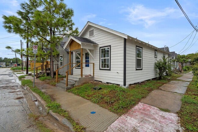 Building Photo - 3521 McIlhenny St