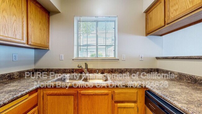 Building Photo - 520 Laurel Grove Cir