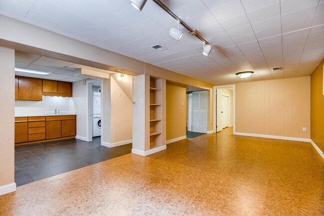 Building Photo - 1667 S Milwaukee St