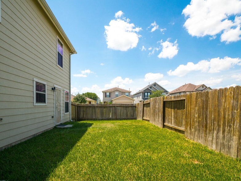 Backyard - 2635 Skyview Knoll Ct