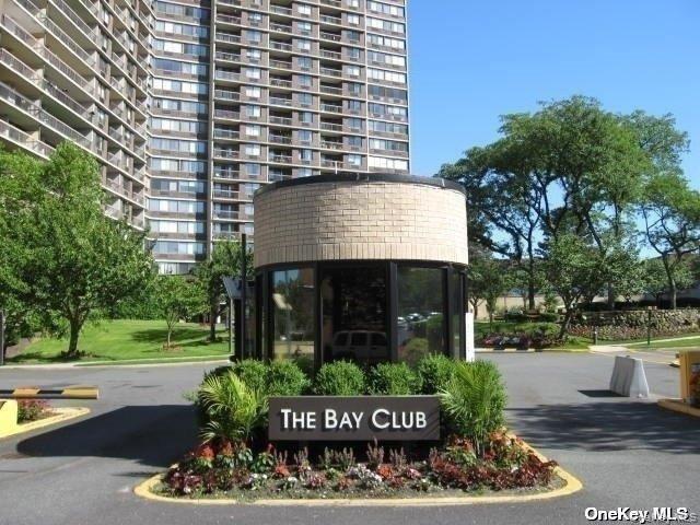 Building Photo - 1 Bay Club Dr