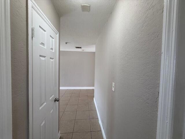 Building Photo - 400 Metcalf Ct