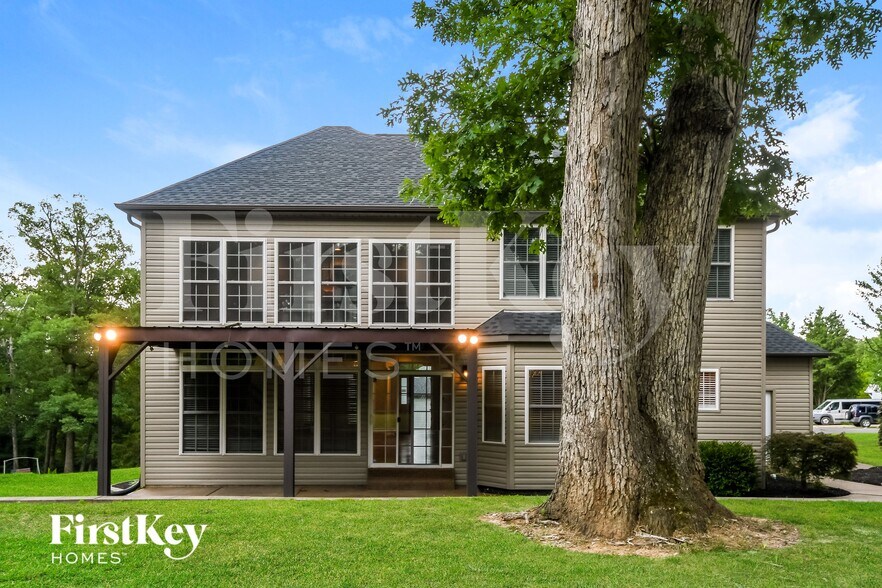 Building Photo - 32040 Fairway Dr N