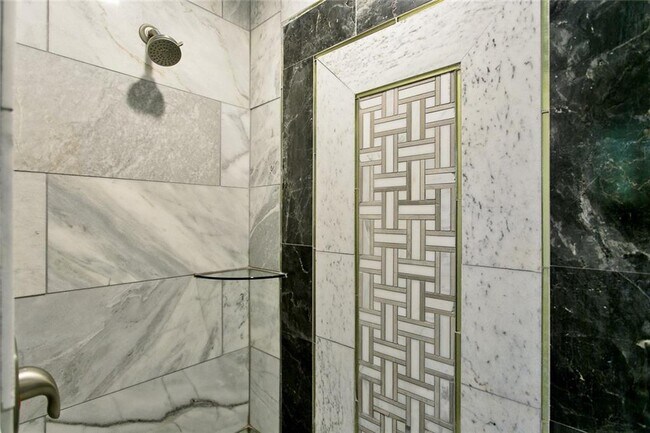 Building Photo - 6680 Williamson Dr NE