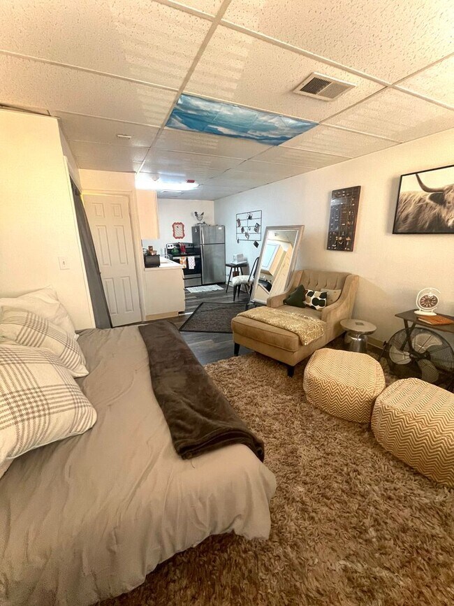 Building Photo - Studio Apartment in the Heart of Downtown Golden